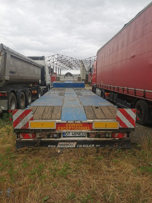 Transport utilaje grele ,agabaritice Trailer de inchiriat