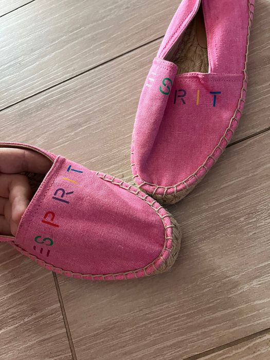 ЧИСТО НОВИ Еспадрили Esprit