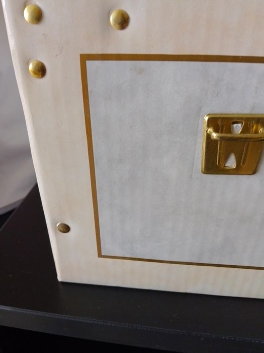 Голям картонен куфар за съхранение