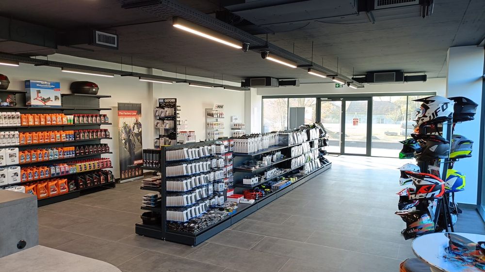 Showroom Birouri Locuință Garaj Calea Buziașului