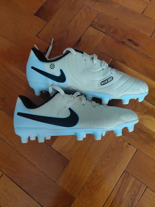 Бутонки Nike legend 10. 36.5н.