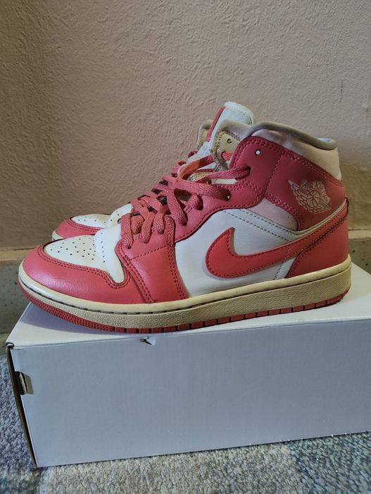 Nike Air Jordan 1 mid