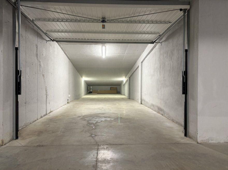 Дава се под наем Тристаен апартамент в София, Младост 3 - 130 кв.м за 1296.42 € - Снимка #9