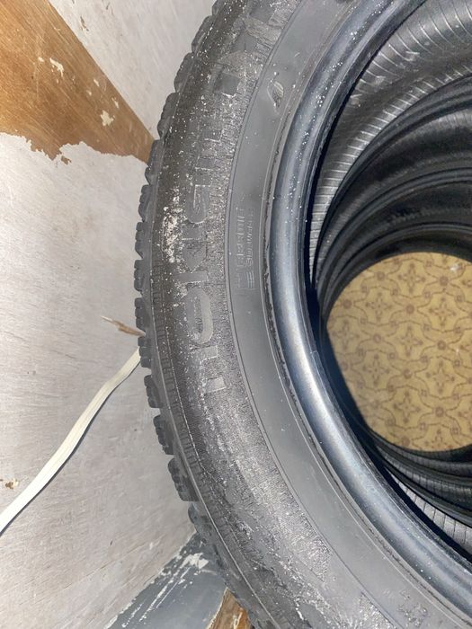 Продам Шины на R17