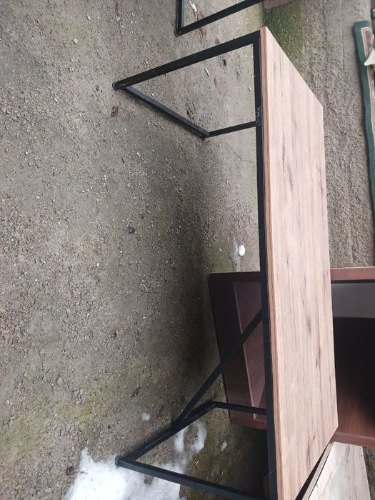 Книжный стол для дома