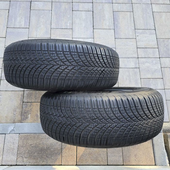 Vând 2 anvelope Goodyear Vector 4Seasons G3 SUV, 225/60 R17 103V XL (450 lei/bucată!)