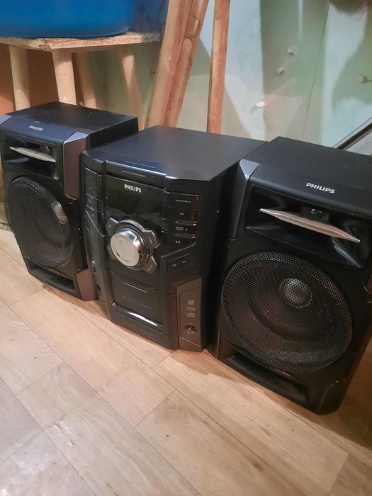 Музыкальный центр Phillips!