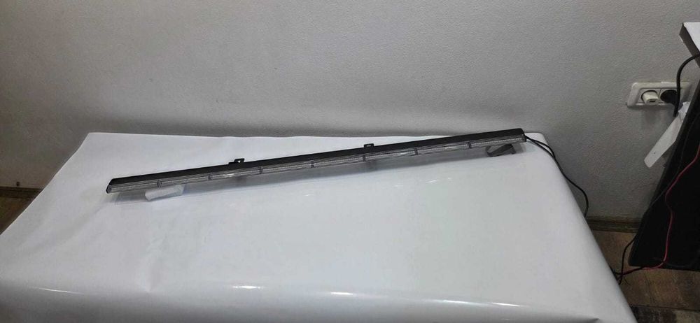 Proiector LED stroboscopic 12-24V, 40W,125 cm, galben, cu telecomandă