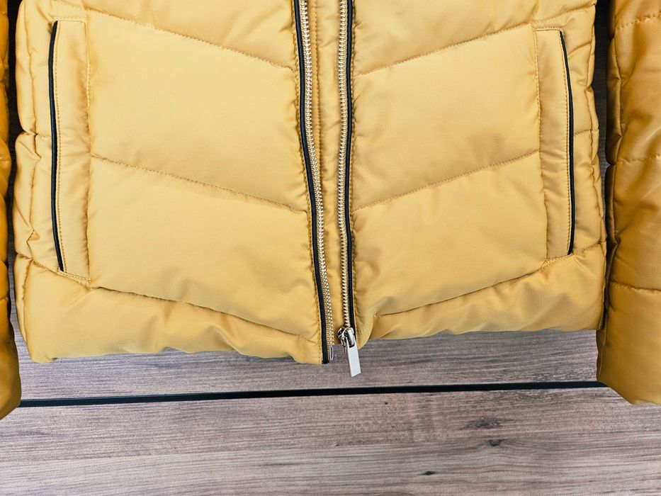 Ново дамско яке ZARA зимно горчица XS качулка подплата вата златисто