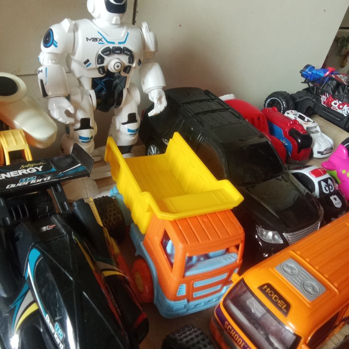 Продам детские машинки все это за 5000т.