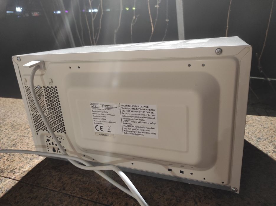 Продам микроволновую печь AVA