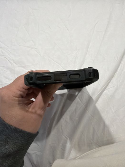 Husa UAG Monarch Pro Carbon Fiber iPhone 15 Plus