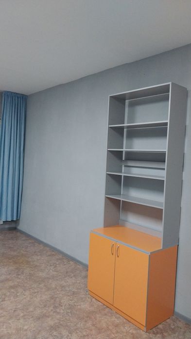 Парты, стол, стулья