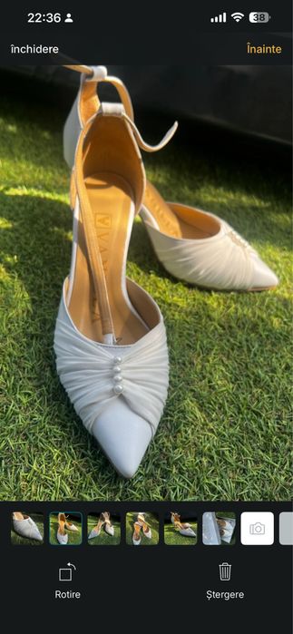 Pantofi piele naturala alba si cu accesoriu perle  realizate pe comandă la Vanilla Days