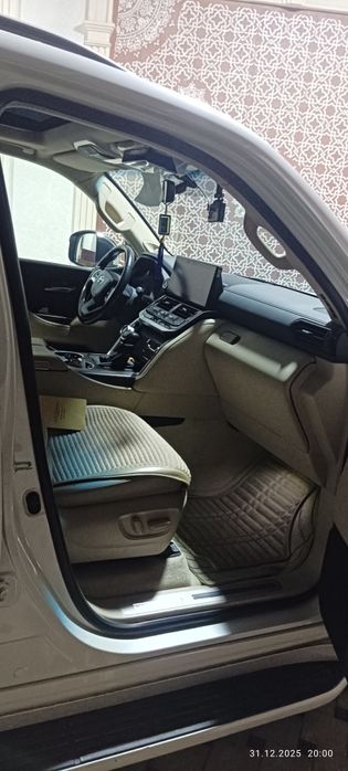 Toyota land kruizer 300