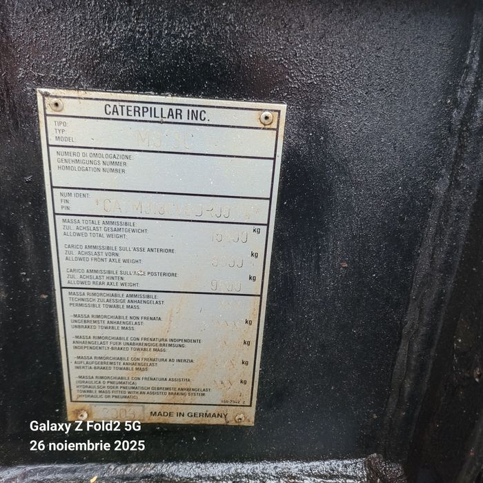 Escavator Caterpilar pe roti nu merge în parametri