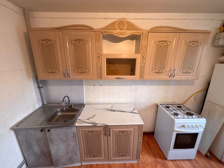 Кухонный гарнитур, срочна