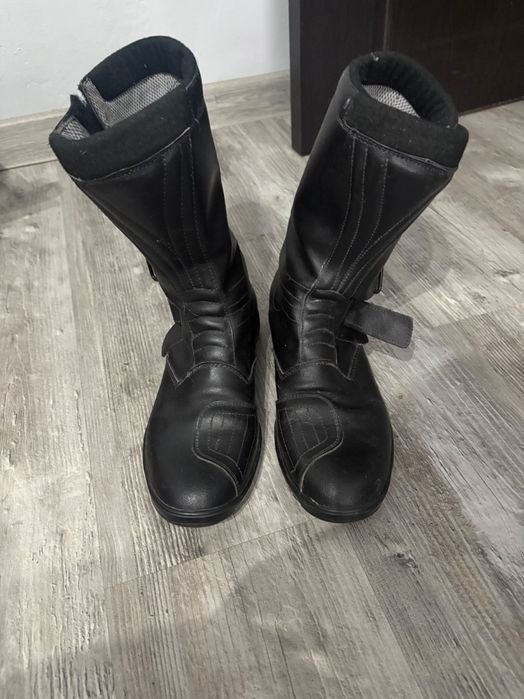 Bocanci moto din piele