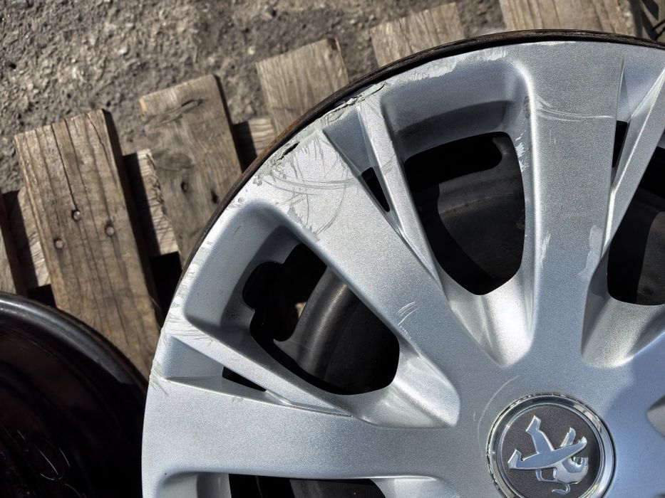 15 цола 4 х 108 мм Пежо 208 / Ситроен Ц3 - 6 инча / ЕТ 23