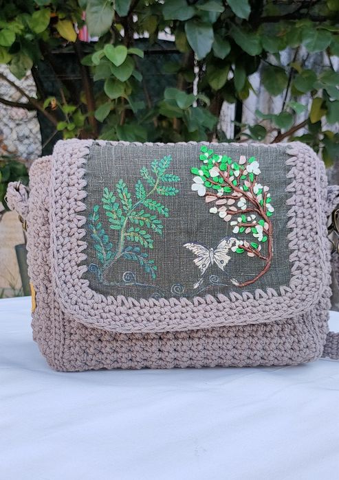 Geantă unicat, croșetată 100% manual, cu panou pictat și broderie 3D