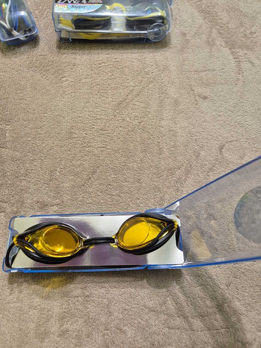 Плувни очила  за активни  плувци маркови