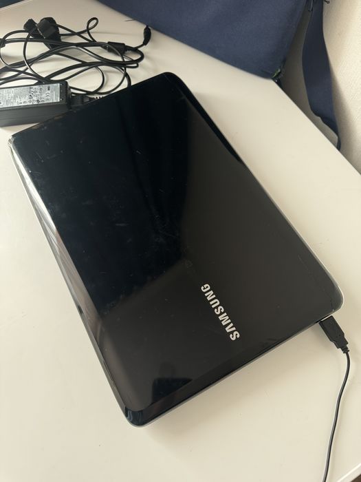 Продаи бу Ноутбук Samsung
