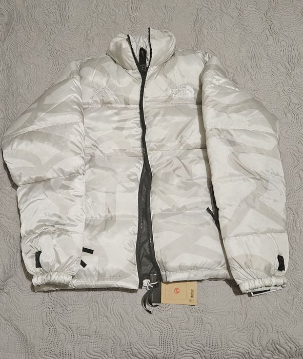 Geaca The North Face x Kaws