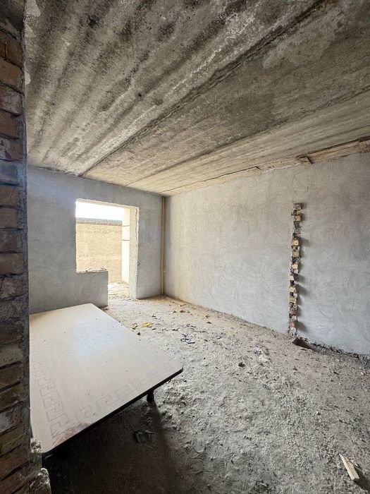 Яшнабад улица Иззат Новостройке продается квартира коробка 2/7/8  52м2