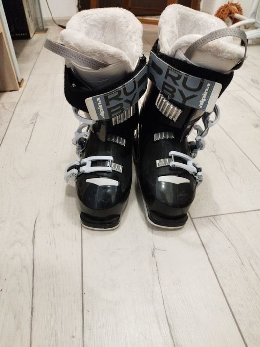 Горнолыжные ботинки