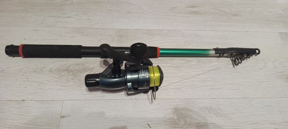 Lansetă cu mulinetă