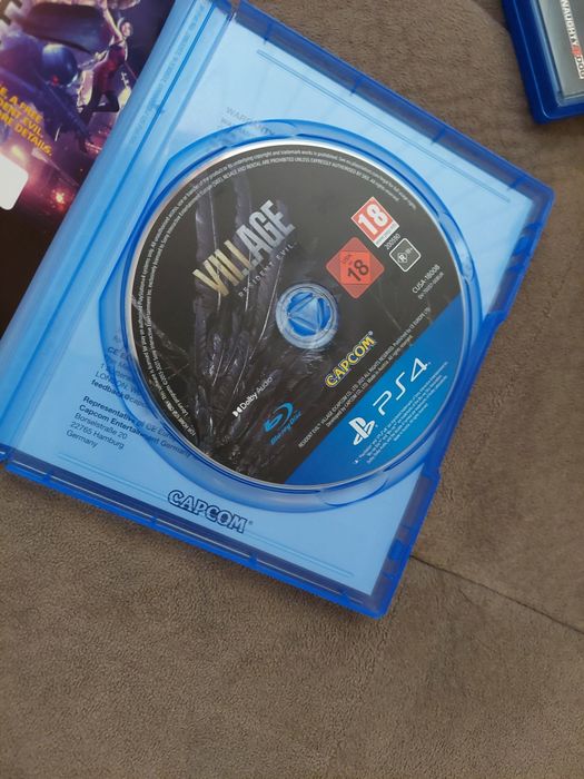 Resident Evil Village, Last of Us Part 2 PS4