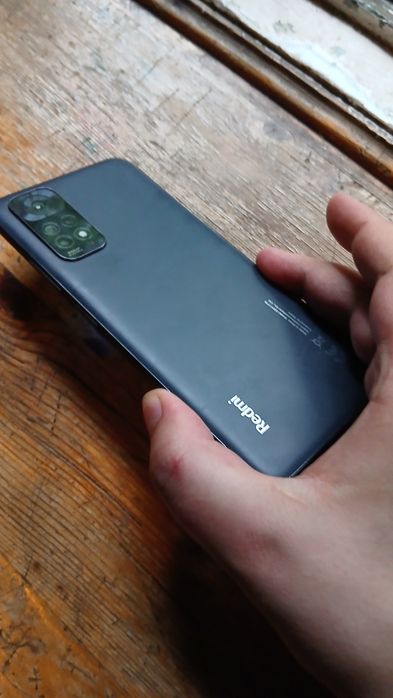 Redmi 11. Только разбито стекло
