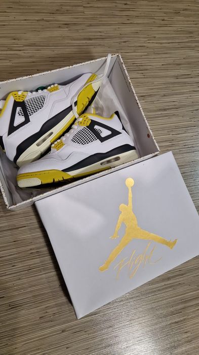 Jordan retro 4 vivid sulphur