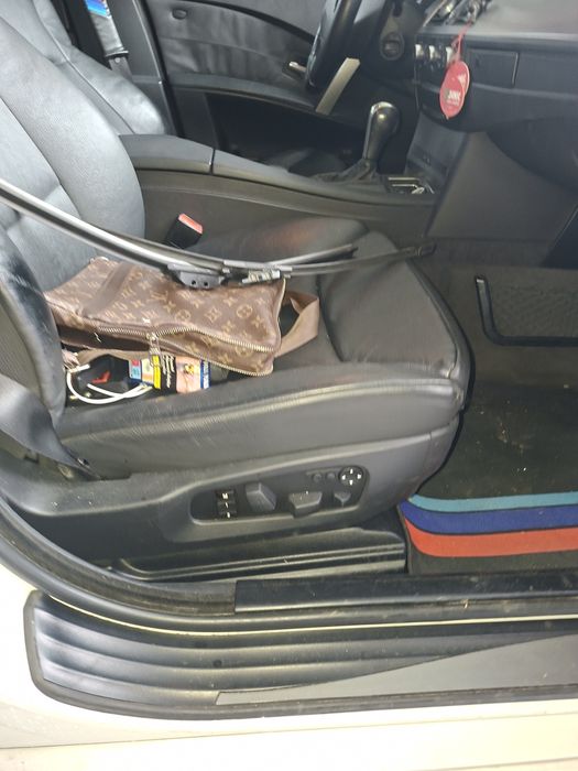 Bmw e60 2006 520 163 cp