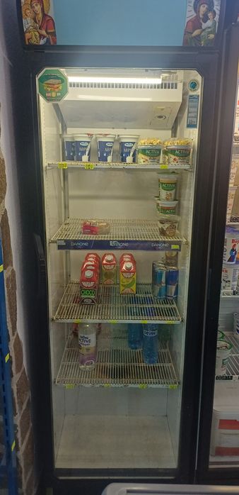 Продавам витрини
