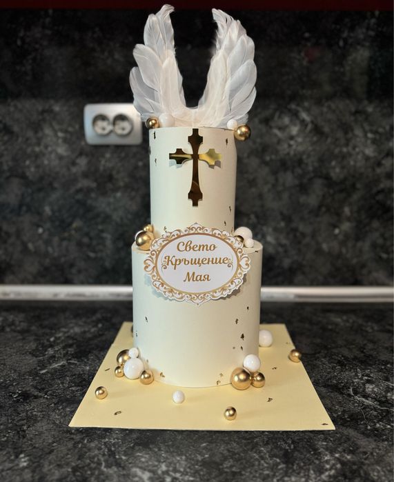 Бутафорна/картонена торта