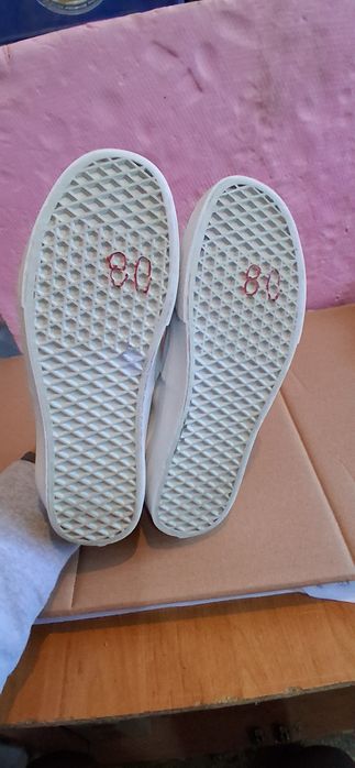 Teniși Vans mărimea 44,5,  10,5 man, 12 women