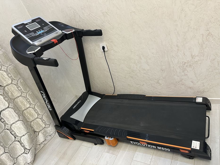 Беговая дорожка Genau Evolution M800