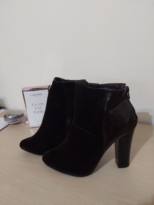 Botine negre Red Shoes din piele naturală, Made in Italy, toc elegant,