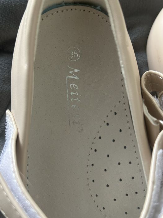 Продам туфли на девочку