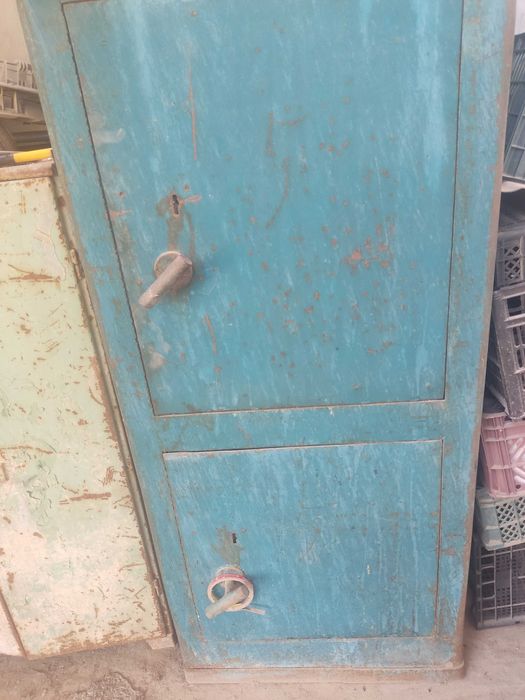 Сейф советский,тяжёлый,  135*60 двухкамерный