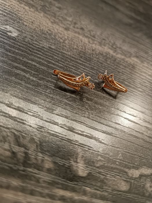 Серьги золотые продам