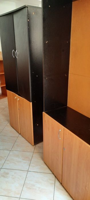 Vând mobilier birou dulap, scaune  etc