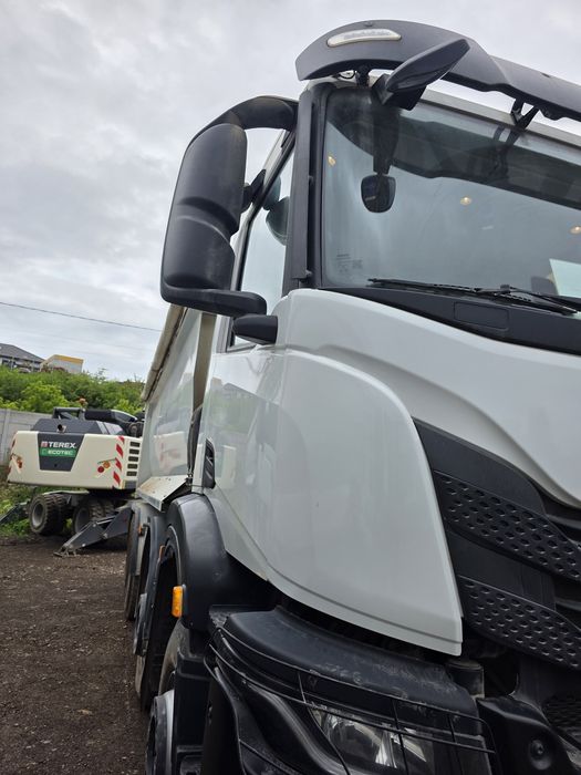 Camion 8x4 iveco