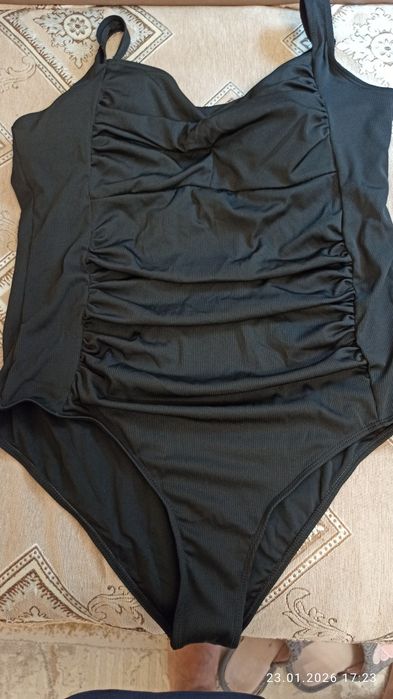 Черный купальник большого размера