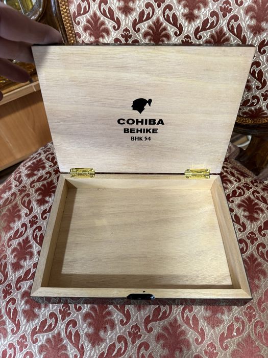 пригинални две кутий за пури cohiba behike 54/56