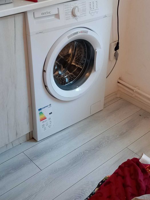 Închiriez  garsonierra