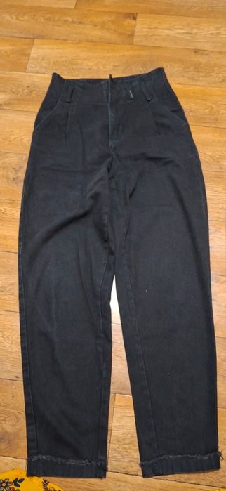 Женская одежда джинсы