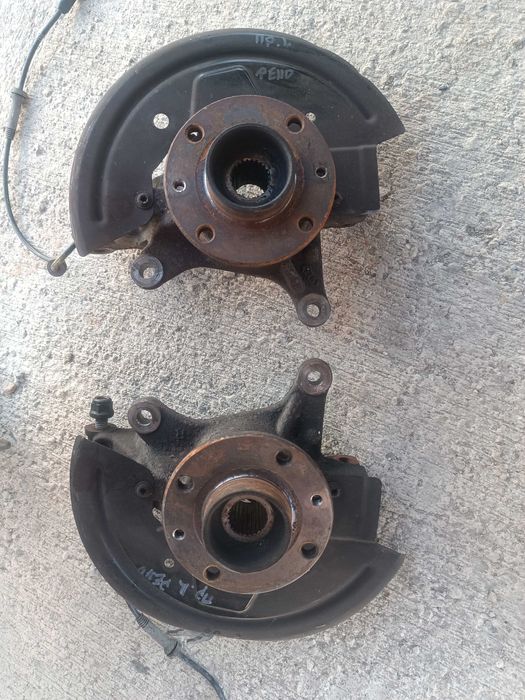 Шенкел - главина лява за Дачия Докер, Лоджи 1,5DCI