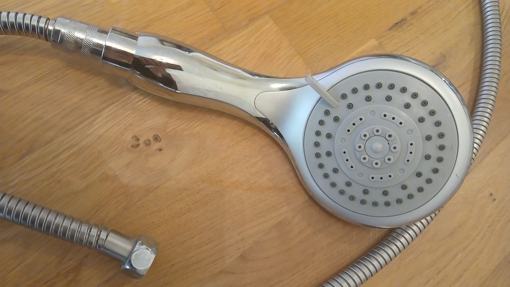 Слушалка за душ и шлалх за 15 лв